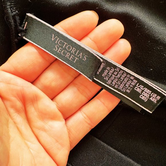 Victoria's Secret Plunge Wireless Lounge Bralette with Back-strap Detail - Picture 2 of 8